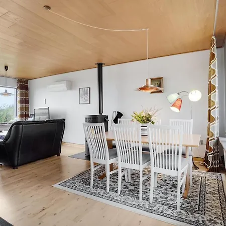 Feriehus 3 Bedroom Pet Friendly In *