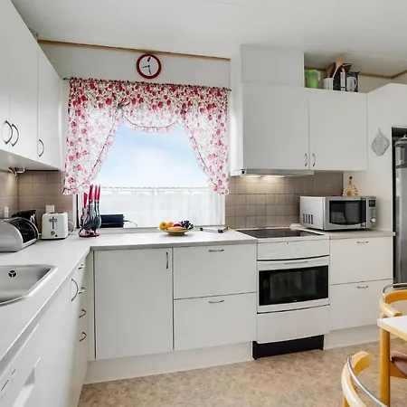 3 Bedroom Pet Friendly In *